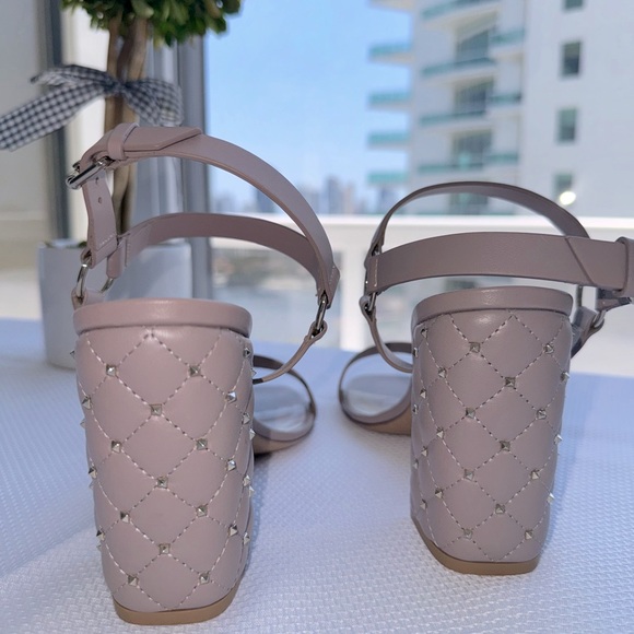 Valentino leather studded accent slingback sandals size 39.5 - Picture 4 of 7